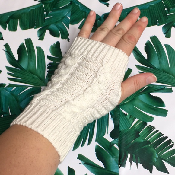 Accessories - White Fingerless Glove Hand Warmers